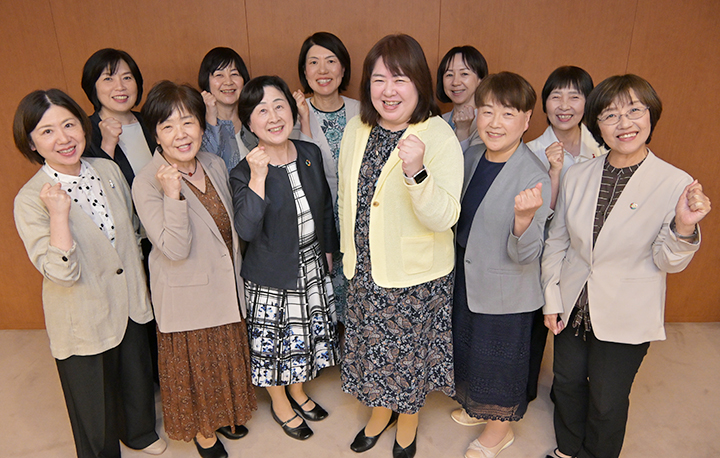 笑顔がキラリ爽やかに団結！ サムネイル
