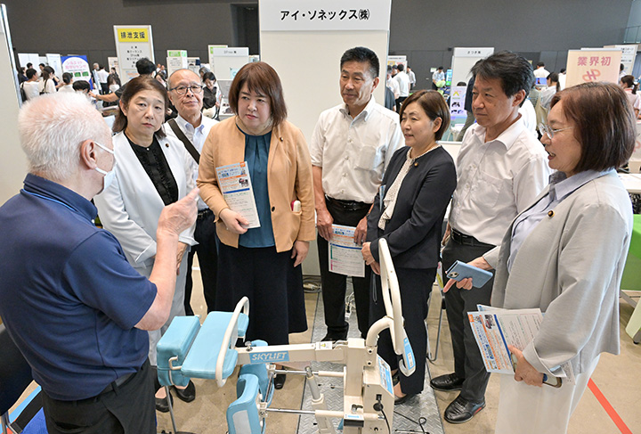 福祉用具の活用　後押し サムネイル